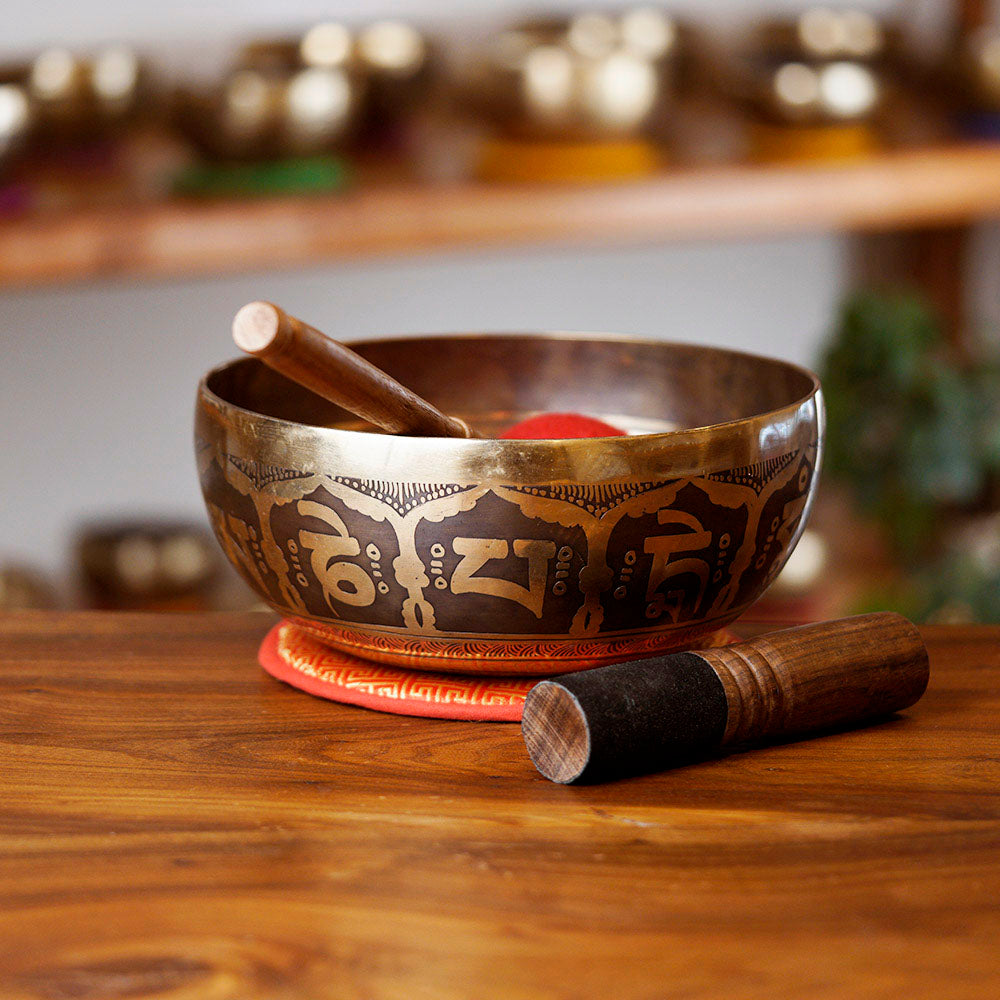 CUENCO TIBETANO GRABADO (SI - 25,5 CM)