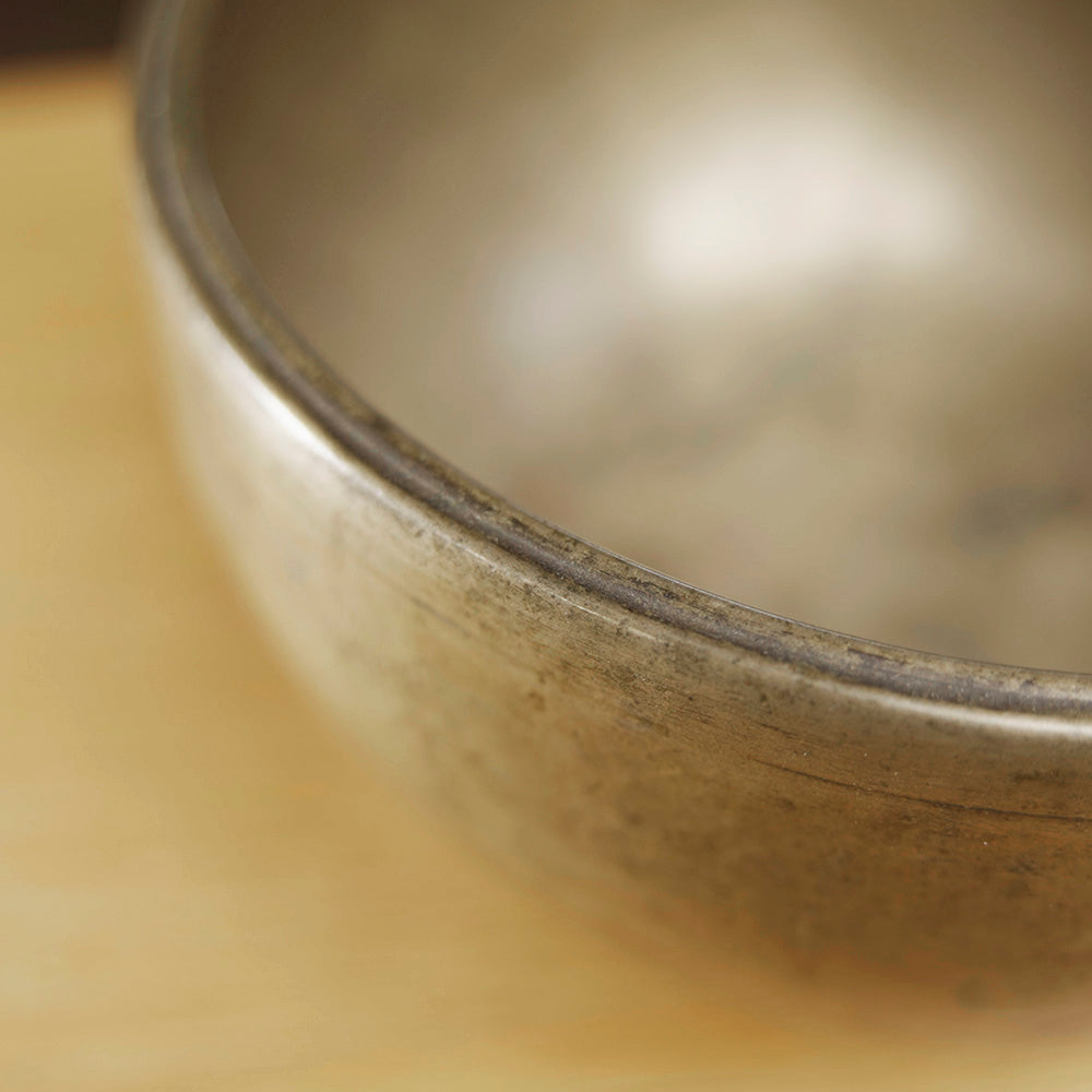 CUENCO TIBETANO ANTIGUO THADOBATI (MI - 18 CM)