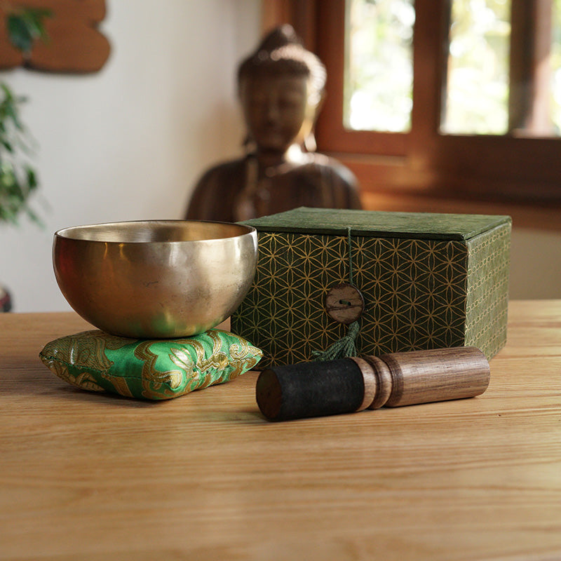 OMM BOX "ANAHATA" + CUENCO CLÁSICO (9 -10 CM)