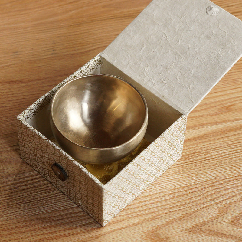 OMM BOX "ILUMINACIÓN" + CUENCO CLÁSICO (9 -10 CM)
