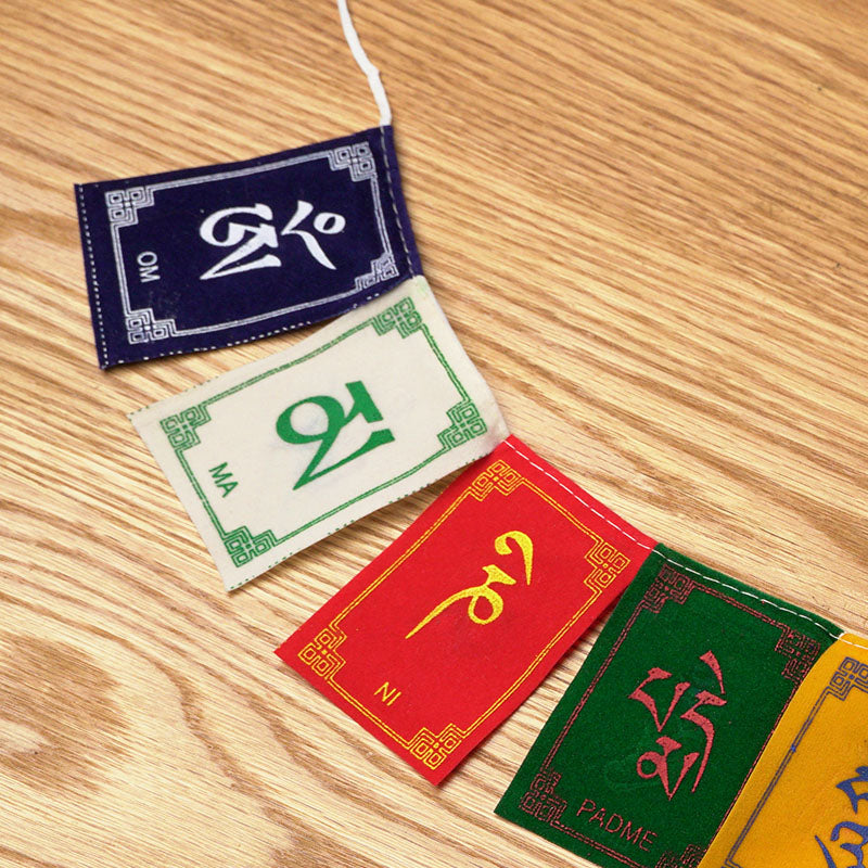 BANDERA MANTRA "OM MANI PADME HUM" - MEDIANA