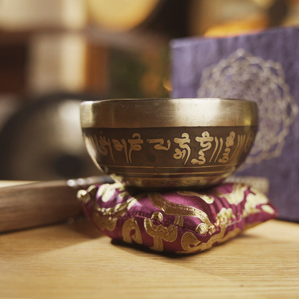 OMM BOX "SAHASRARA" + CUENCO GRABADO (11 CM)