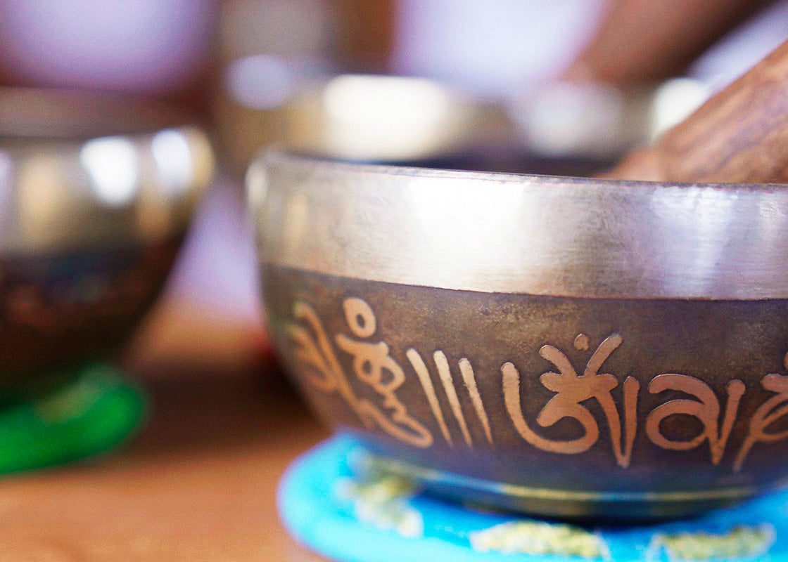 SET ARMÓNICO 3 CUENCOS TIBETANOS GRABADOS (SI - 12,5 CM, SOL - 13,5 CM, RE# - 15,5 CM)