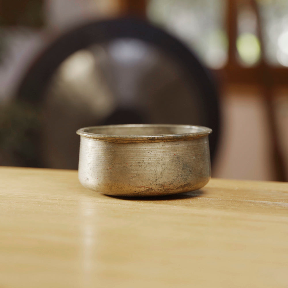 CUENCO TIBETANO ANTIGUO THADOBATI REMUNA (RE# - 12 CM)