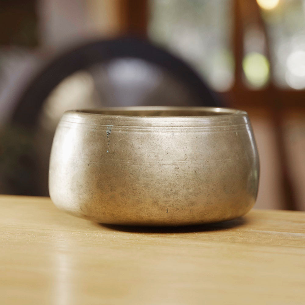 CUENCO TIBETANO ANTIGUO MANI (DO# - 13,5 CM)