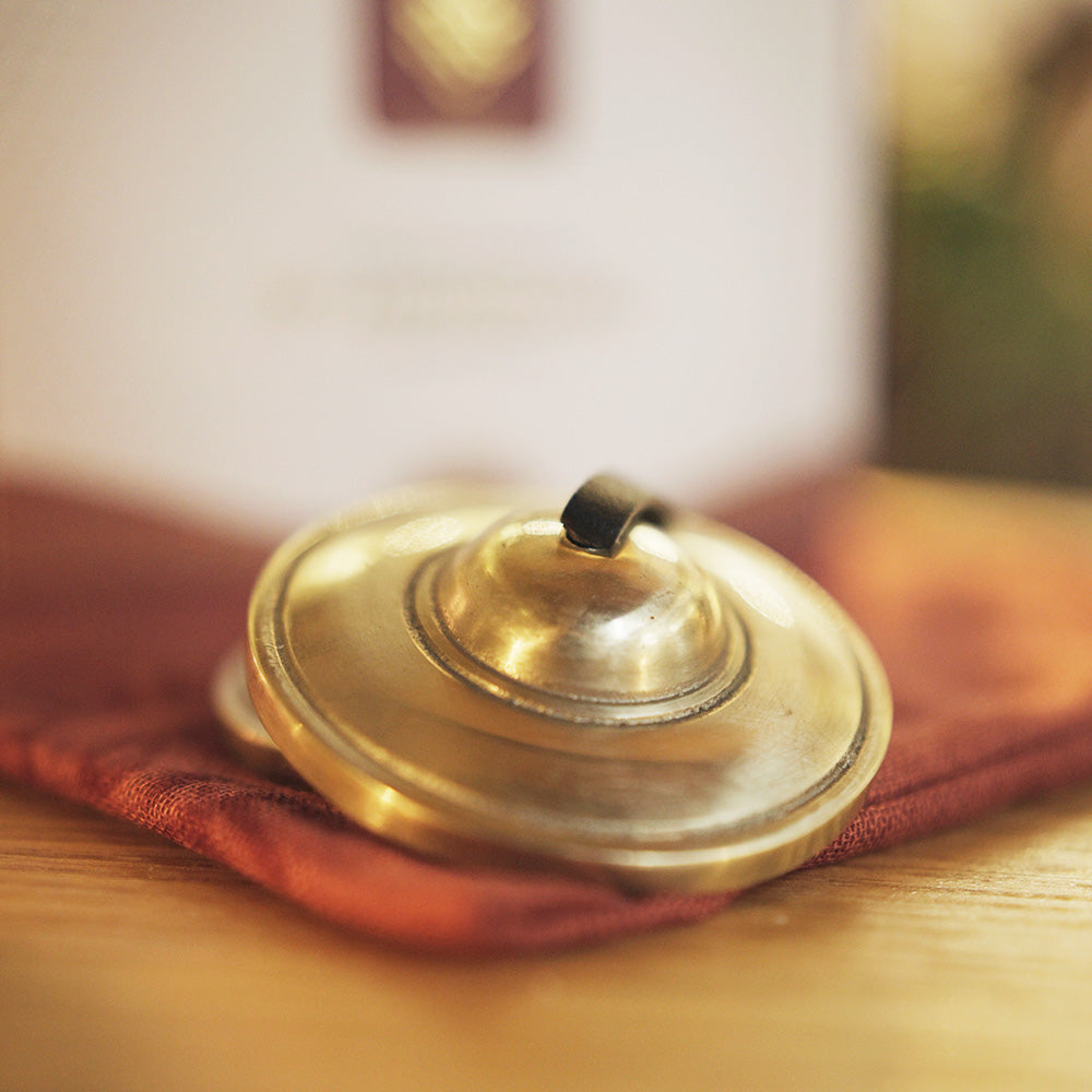 TINGSHA TIBETANA LISA MEDIANA (7,5 CM)