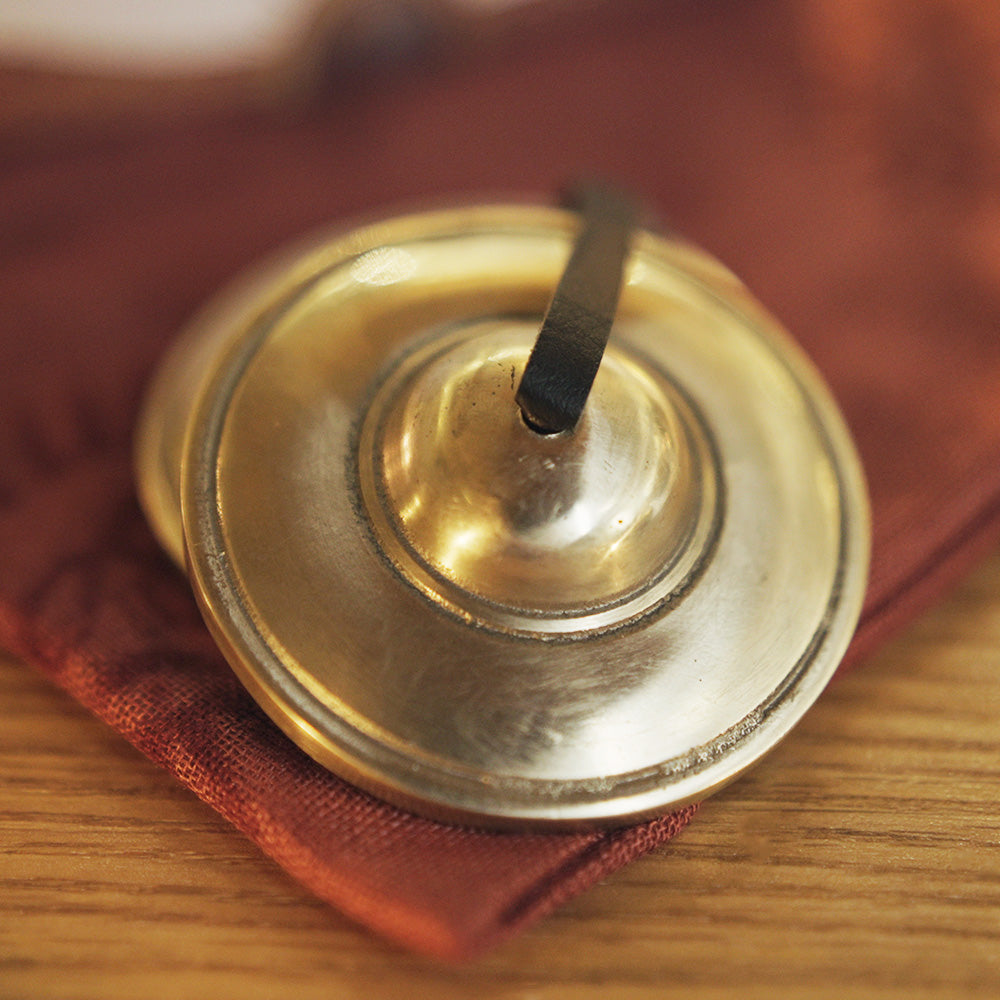 TINGSHA TIBETANA LISA MEDIANA (7,5 CM)