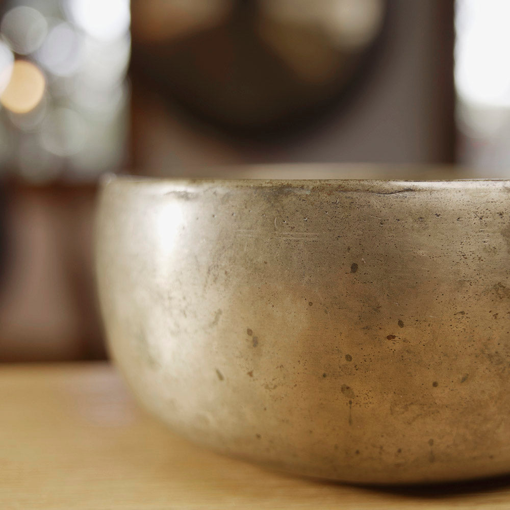 CUENCO TIBETANO ANTIGUO THADOBATI (DO# - 18,5 CM)