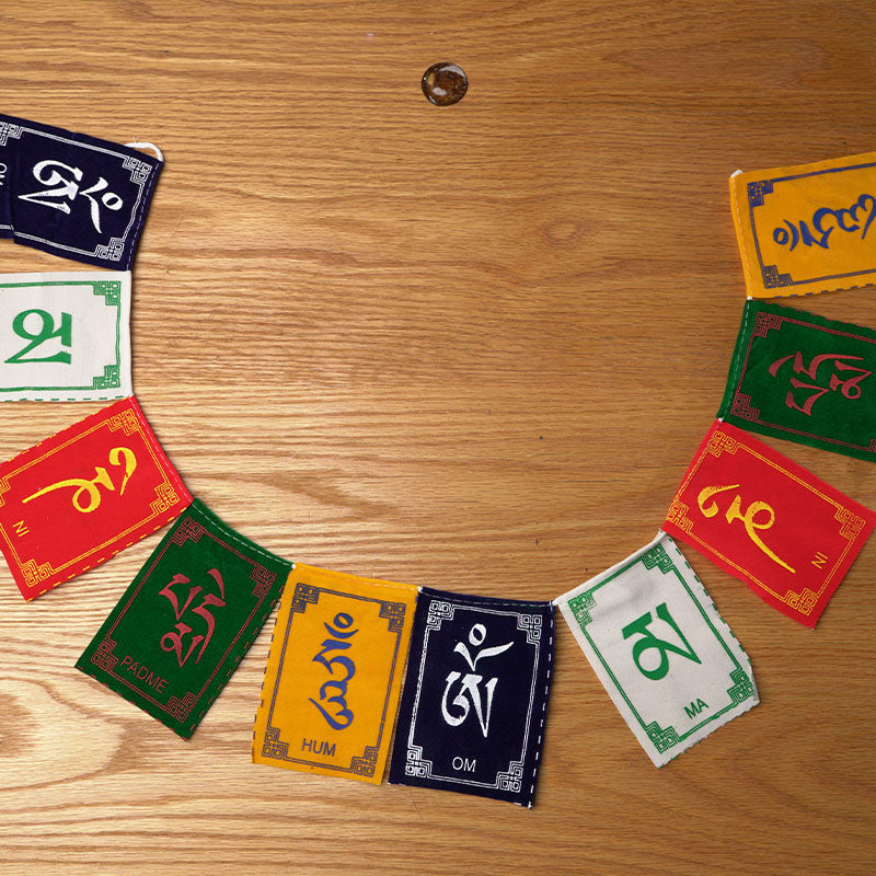 BANDERA MANTRA "OM MANI PADME HUM" - PEQUEÑA