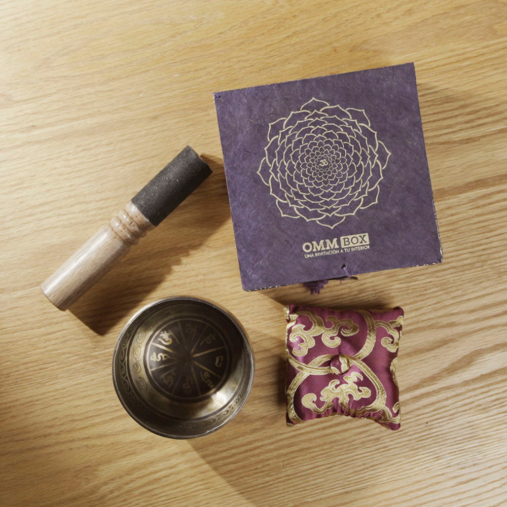 OMM BOX "SAHASRARA" + CUENCO GRABADO (11 CM)