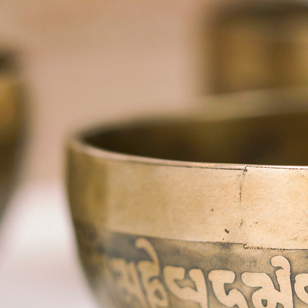 Harmonic Set of 3 Tibetan Bowls - Classics (13 cm - A, 11 cm - C# and 11 cm - C)