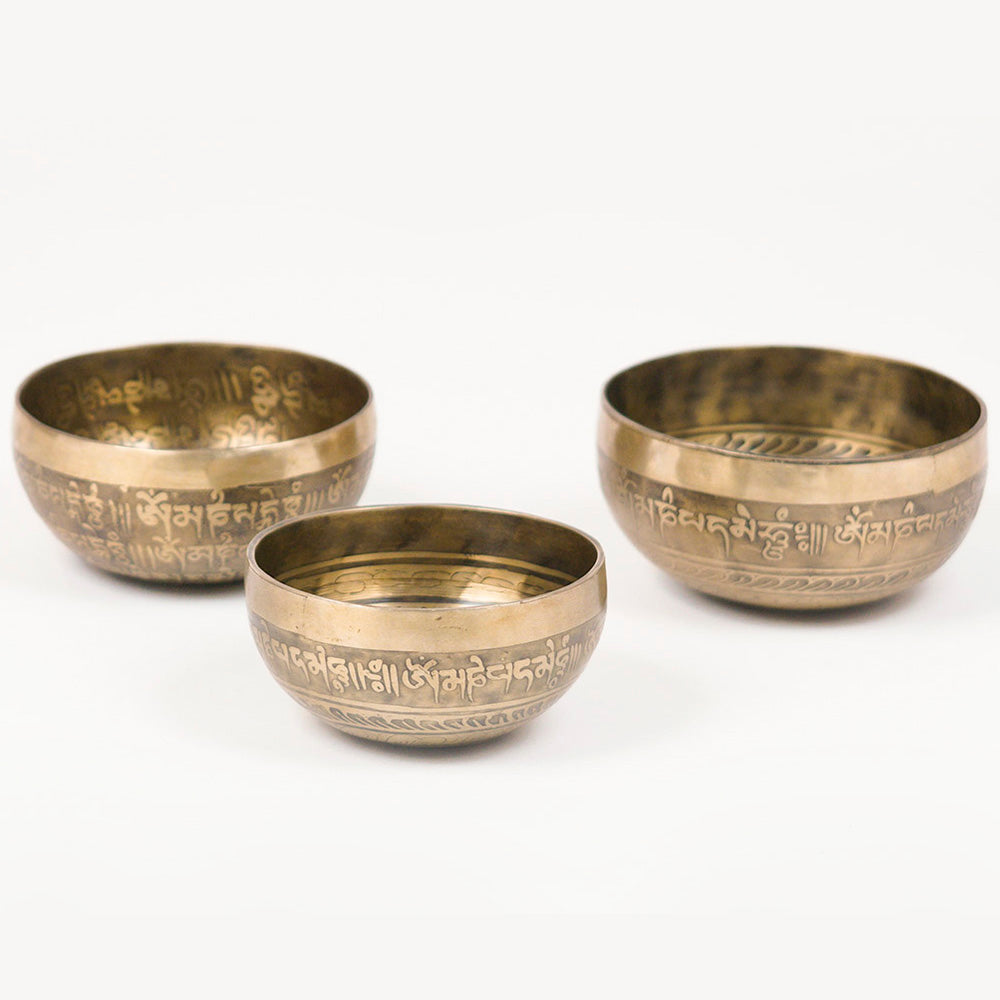 Harmonic Set of 3 Tibetan Bowls - Classics (13 cm - A, 11 cm - C# and 11 cm - C)