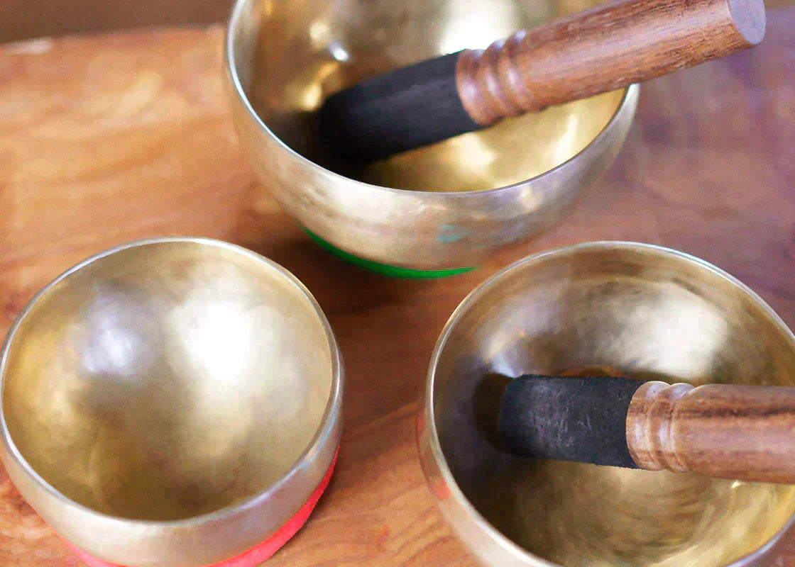 SET ARMÓNICO 3 CUENCOS TIBETANOS CLÁSICOS (LA - 12,5 CM, SOL - 14 CM, RE# - 16 CM)